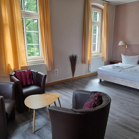 Hotel Am Kreischaer Park Bagian luar foto