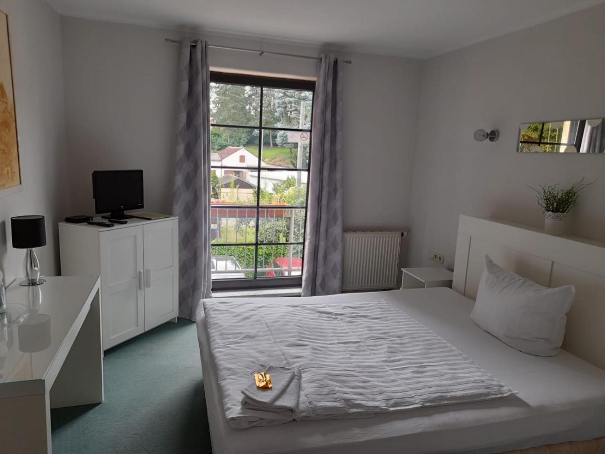 Hotel Am Kreischaer Park Bagian luar foto